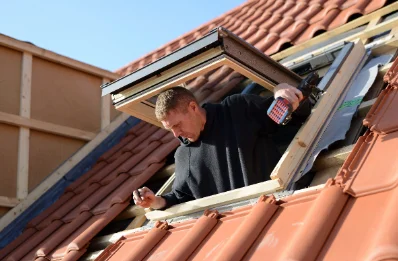 Pose de fenêtres de toit Velux à Thourie